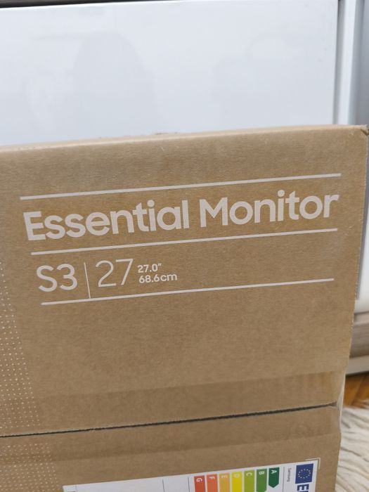 Monitor Samsung Essential S3 27'