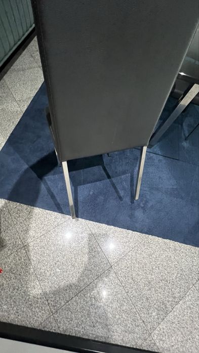 Mesa de jantar mais 6 cadeiras