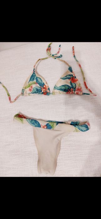 Bikini branco com flores