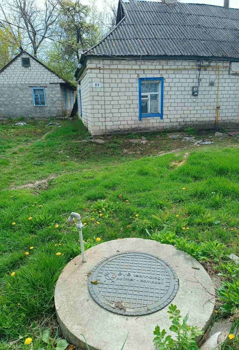 Продаж пів будинку з земельною ділянкою в центрі Яготина