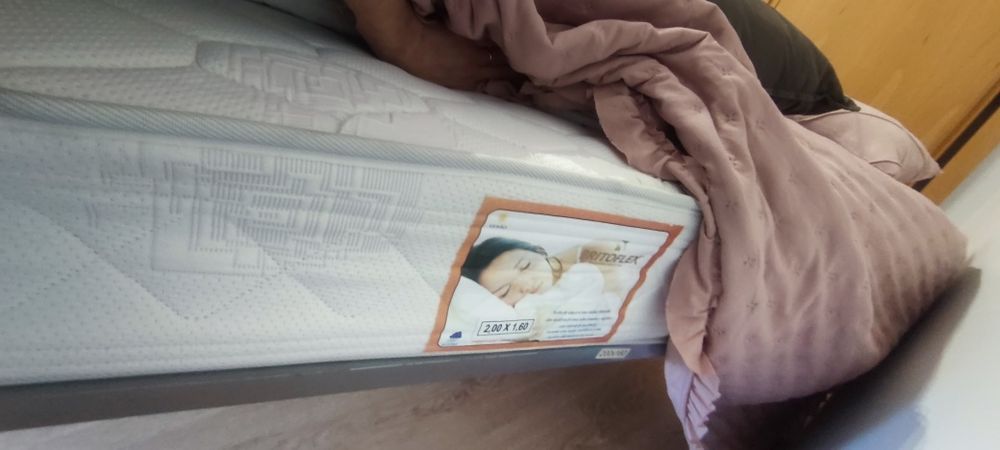 colchão em ótimo estado