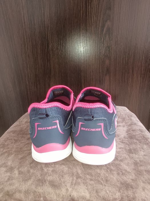 Кросівки Красовки жіночі Skechers р 39 . 26 см