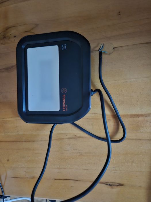 Uszkodzona  lampa, naświetlacz led osram ledvance 50w