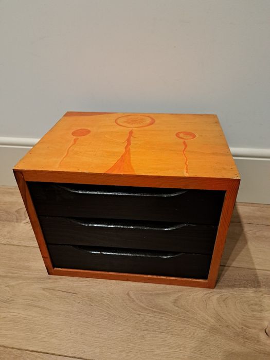 Móvel pequeno 3 gavetas