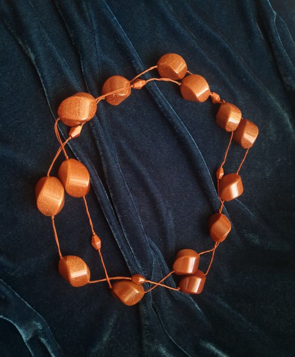 Буси і перстень з авантюрину