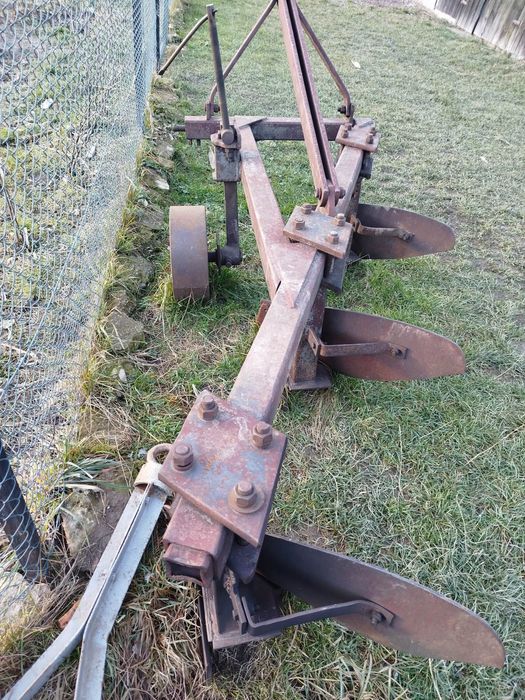 ... Плуг 3-35 ...