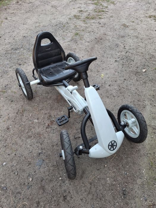 Dziecięcy gokart na pedały