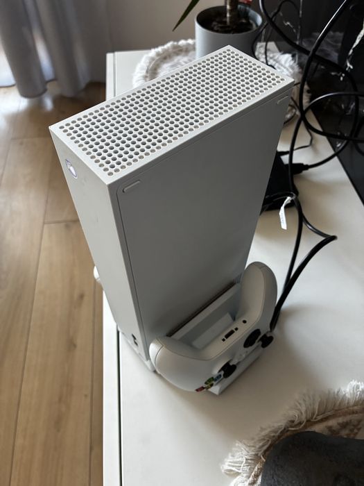 X box series s dobry stan