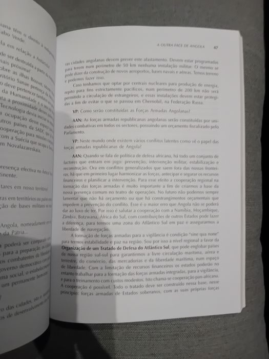 A Outra Face de Angola • António Alberto Neto