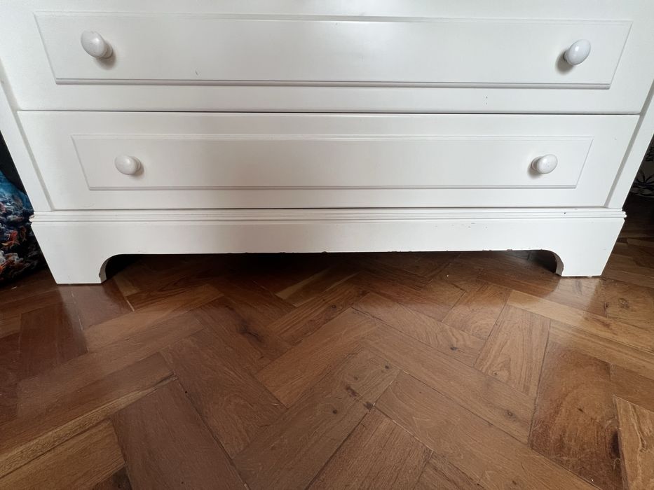 Roupeiro madeira 2 portas e 2 gavetas