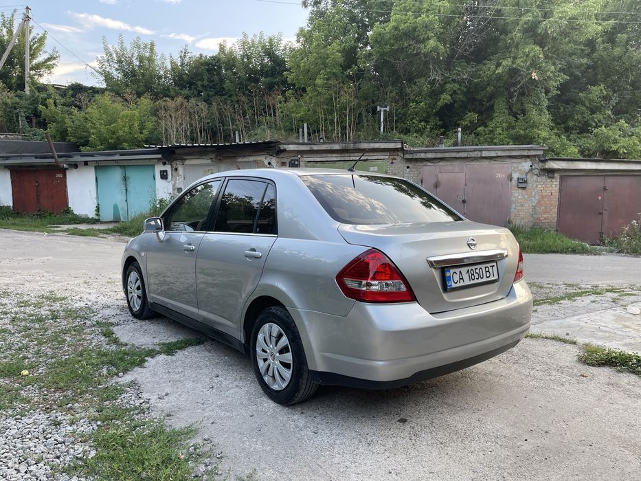 Продам Nissan Tiida АКПП 1.6 гбо  в класному стані