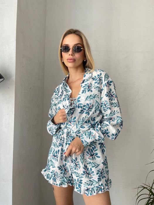 Костюм із шортами, трійка