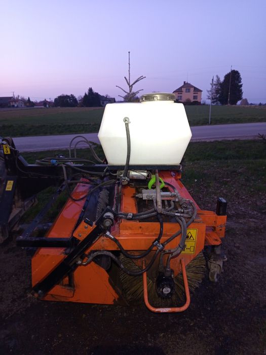 Zamiatarka  Pronar Agata ZM1600