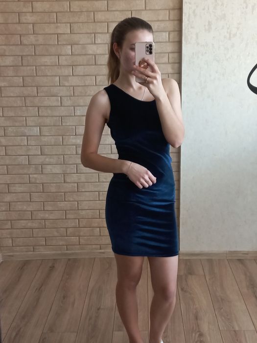 Сукня темно-синього кольору