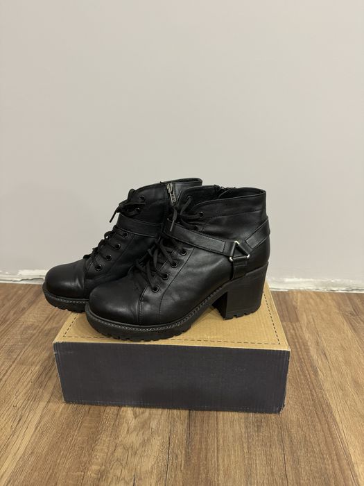 Шкіряні напівчеревики