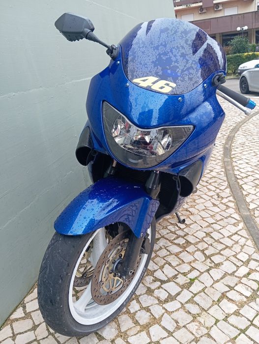 Vende-se  HONDA CBR F4
