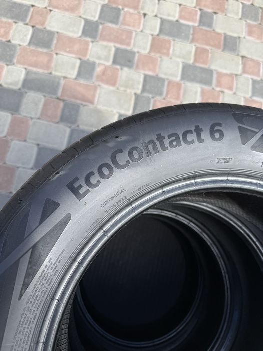 215/60r17 шини  Continental
