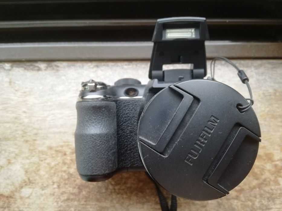 Fujifilm FinePix S4000 - the best offer