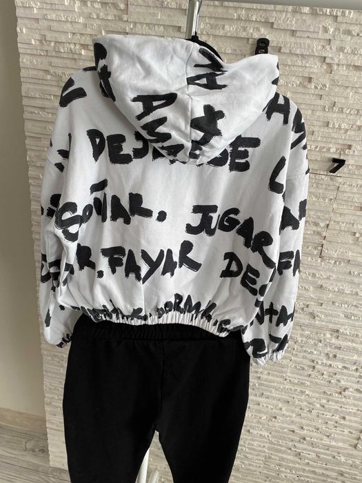 Desigual Kora genialna biała bluza z printem napisów