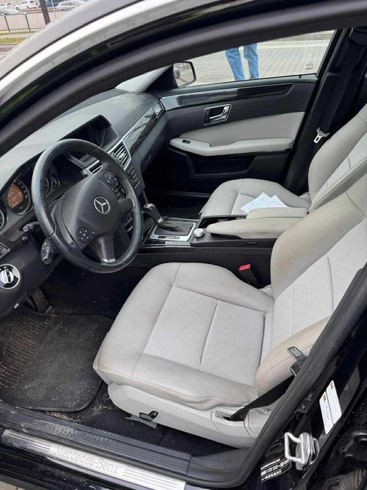 Do wynajęcia wynajem samochodów Mercedes E klasa Automat Warszawa