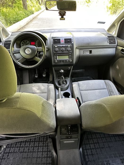 Свіжопригнаний VW Тауран 1.9ТДІ не розмитнений у Києві