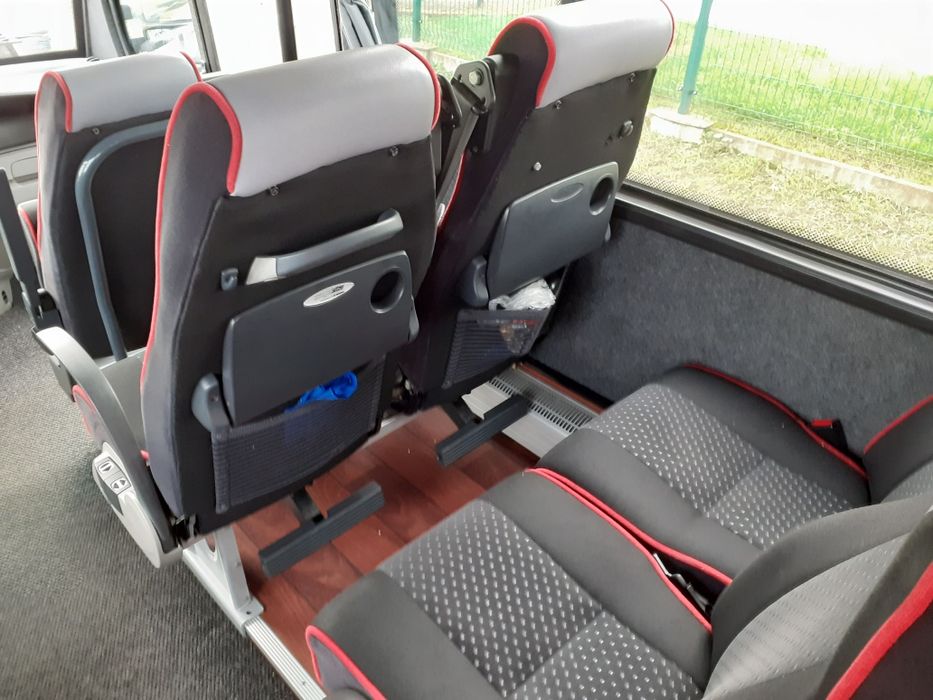 Przewóz osób w komfortowych warunkach  od 1 do 30 osób.