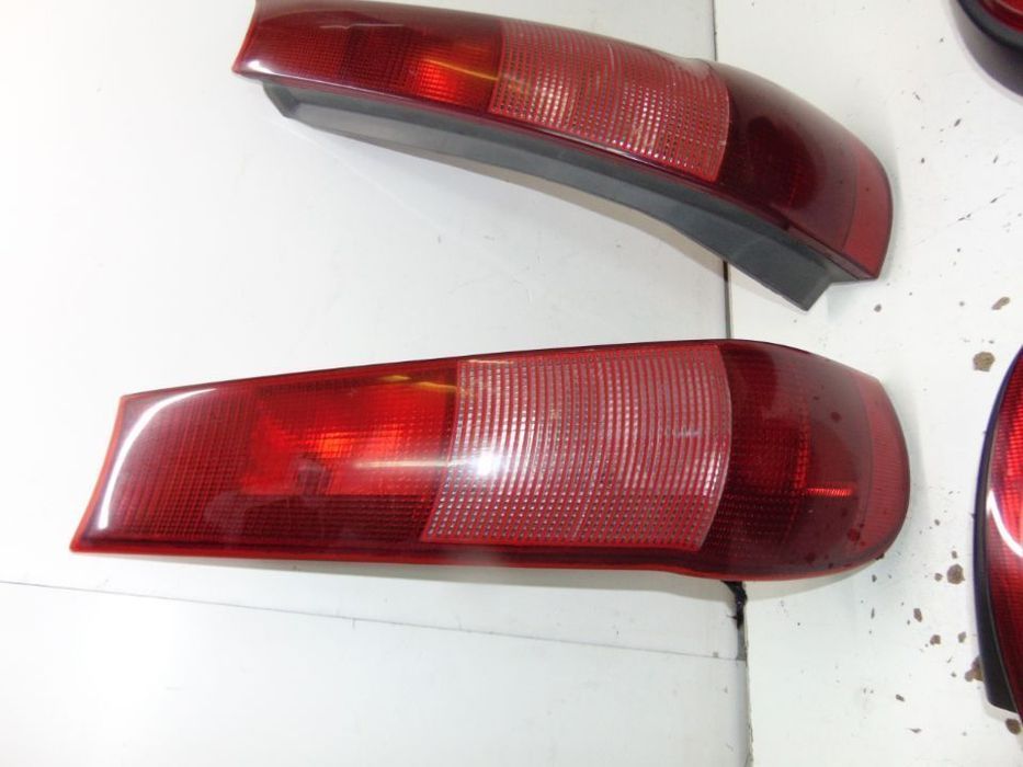 Fiat punto/ Renault megane farolins trás