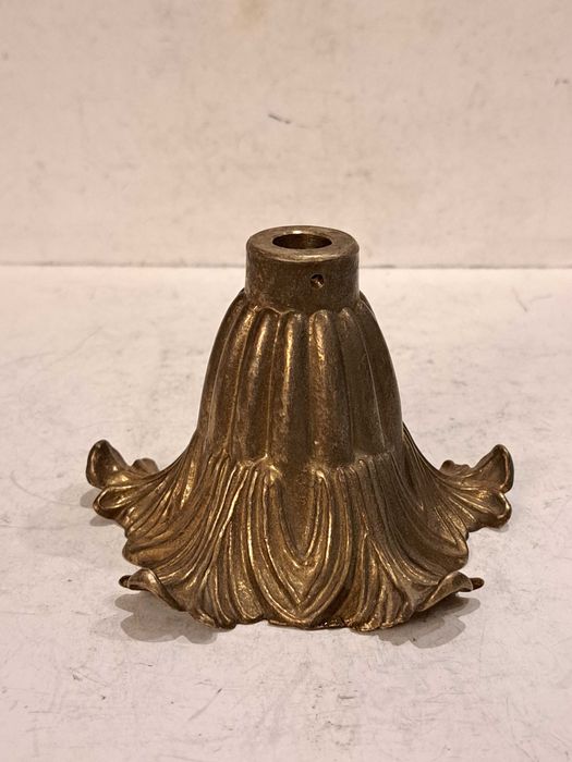 Розетка бронзовая, деталь от светильника - латунь.