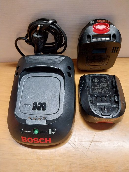 Baterias originais BOSCH 14,4 V: 1,5 Ah Li-Ion + Carregador