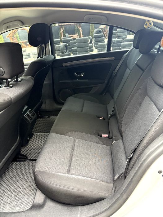 Laguna 3 1.5dci комплектація premium безключовий 2 ключа