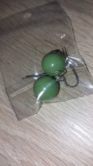Kolczyki zielone kulki
