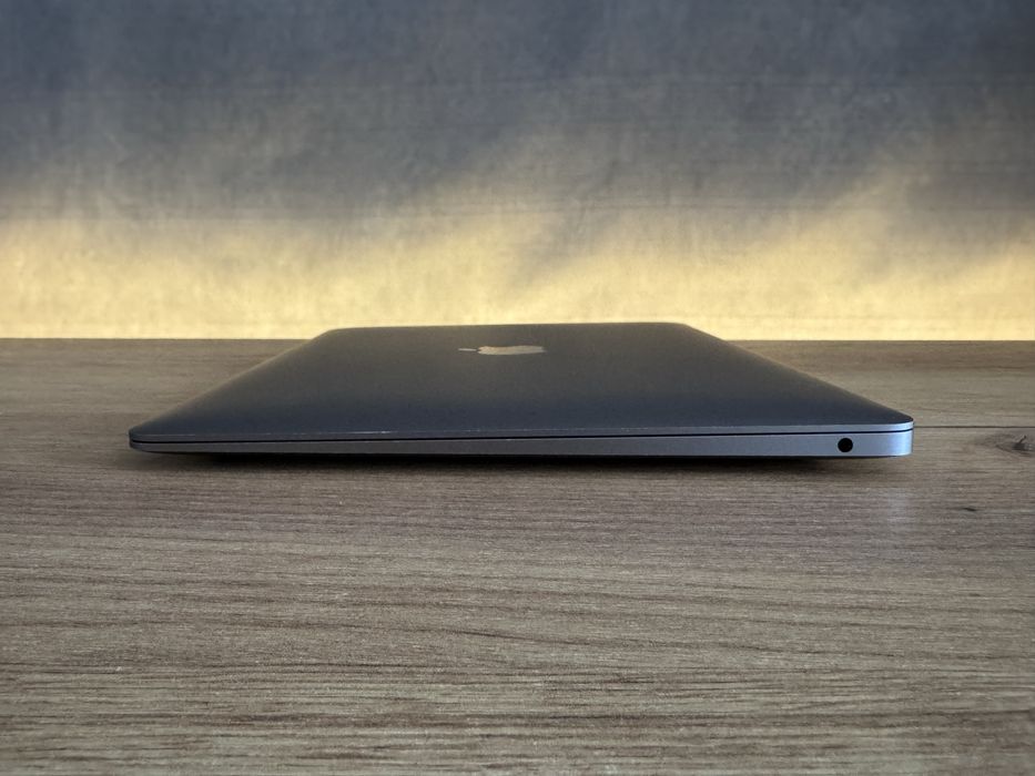 Гарний Macbook Air 13 M1 8/256 ГБ Space Gray Гарантія 30 днів #148