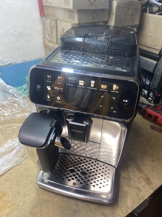 Кавомашина, кофемашина , кавоварка Philips LatteGo 5400 гарантія 6