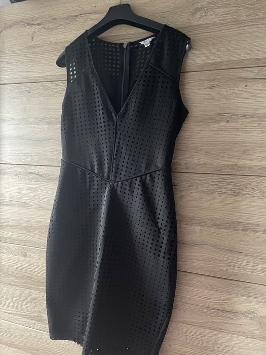 Czarna sukienka Guess xs-s