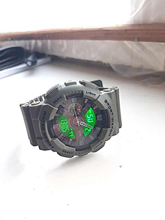 Наручные часы с подсветкой