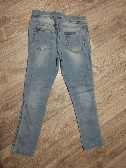 Продам джинси б/у