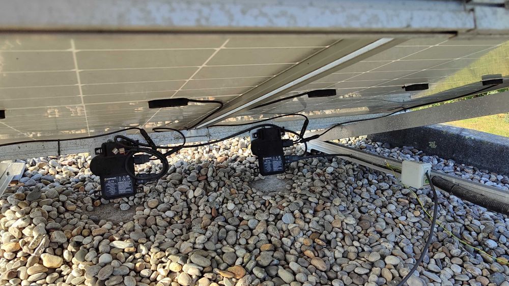 2 Microinversores Enphase IQ7A