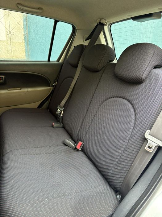 Carro sirion 1.o 2004