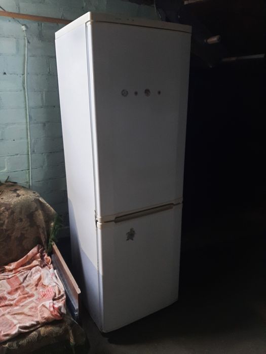 Продам холодильник