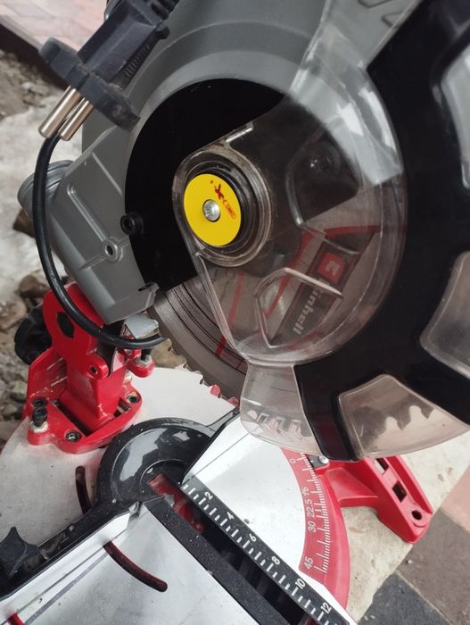 Торцювальна пила  з Einhell TC-SM 2112 l