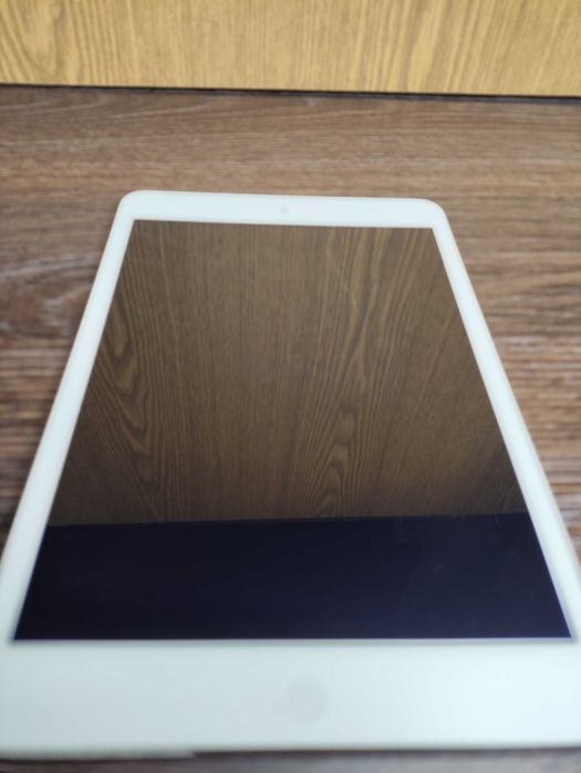 iPad mini 1 (A1432) 16GB Wi-Fi / Чудовий стан + Чохол у подарунок!