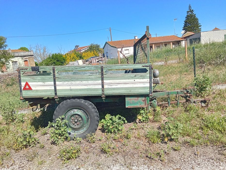 Reboque de cultivador