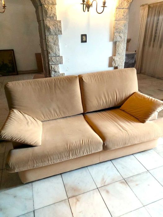 Sofá-cama em veludo