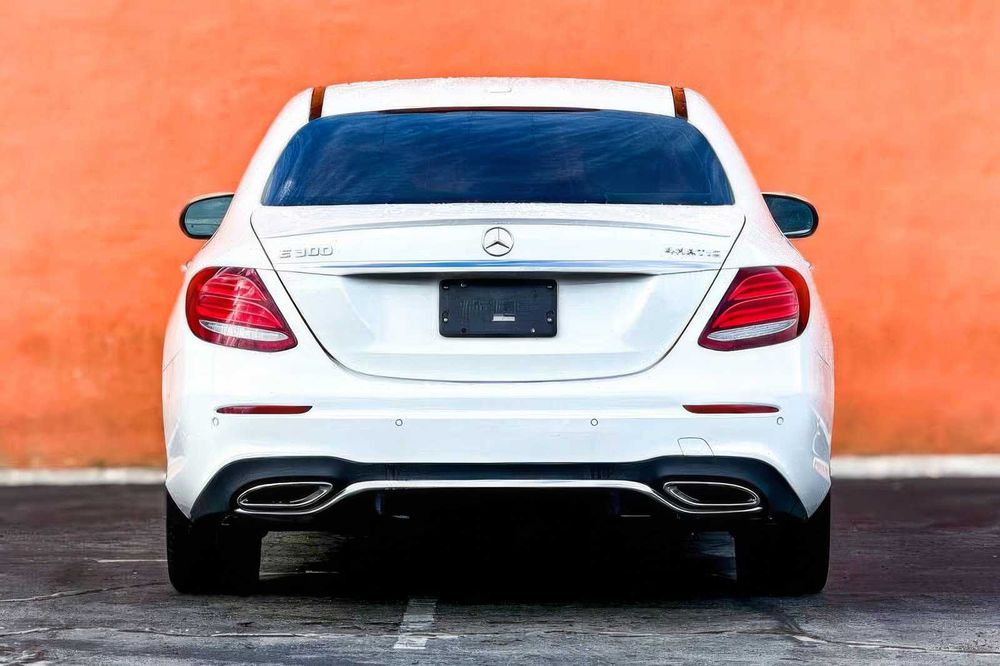 Mercedes-Benz E-Class E 300      2018