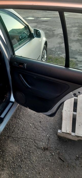 Фольксваген гольф 4 2002р 1.6 mpi