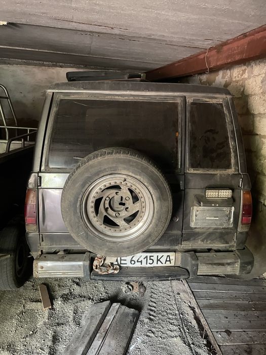 Продам Isuzu Trooper.