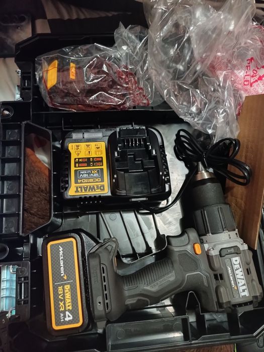 DEWALT x McLaren F1 Team 18V XR Brushless Twin Kit + DeWALT DCG405N