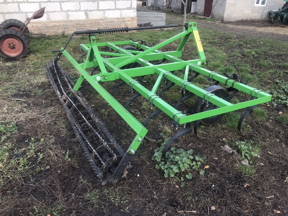 Культиватор Bomet з катком. На стрілах