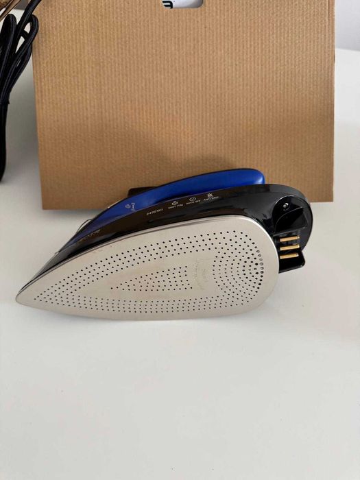 Vendo ferro sem fios rowenta freemove novo.