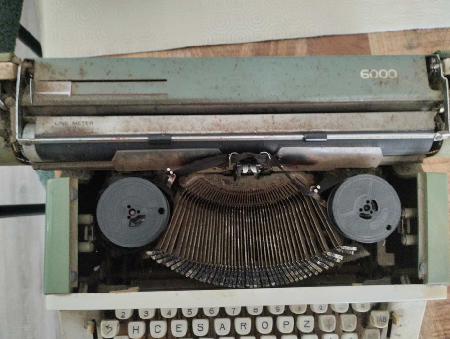 Máquina de escrever antiga